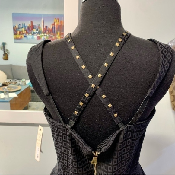 NWT❤️Dylan and Rose Black Geo CrossStrap Dress-M - Picture 4 of 10